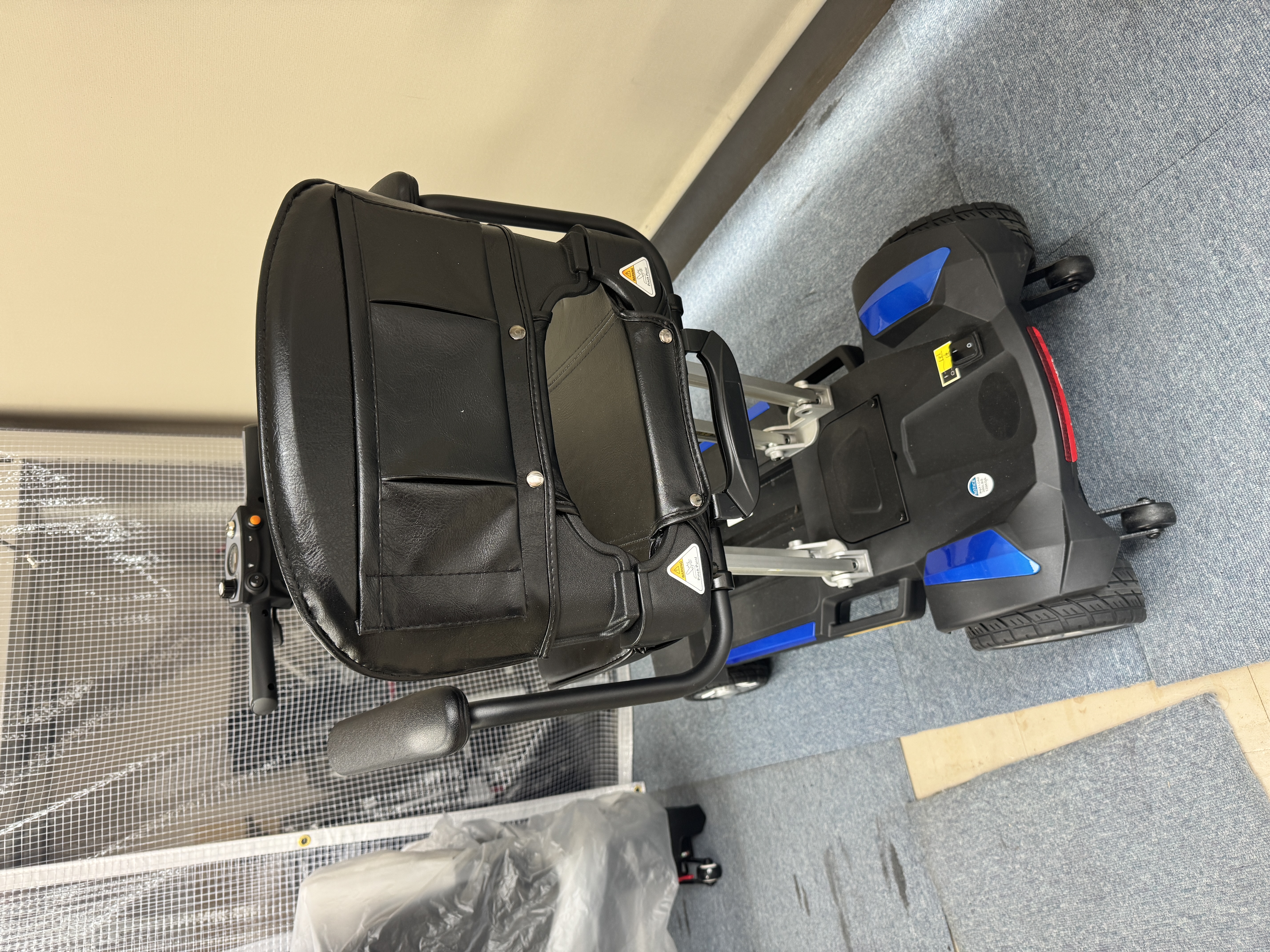 現品限り　中古DASH(ダッシュ)　限定１台　折りたたみ電動シニアカー「折りたたみ4輪カート」