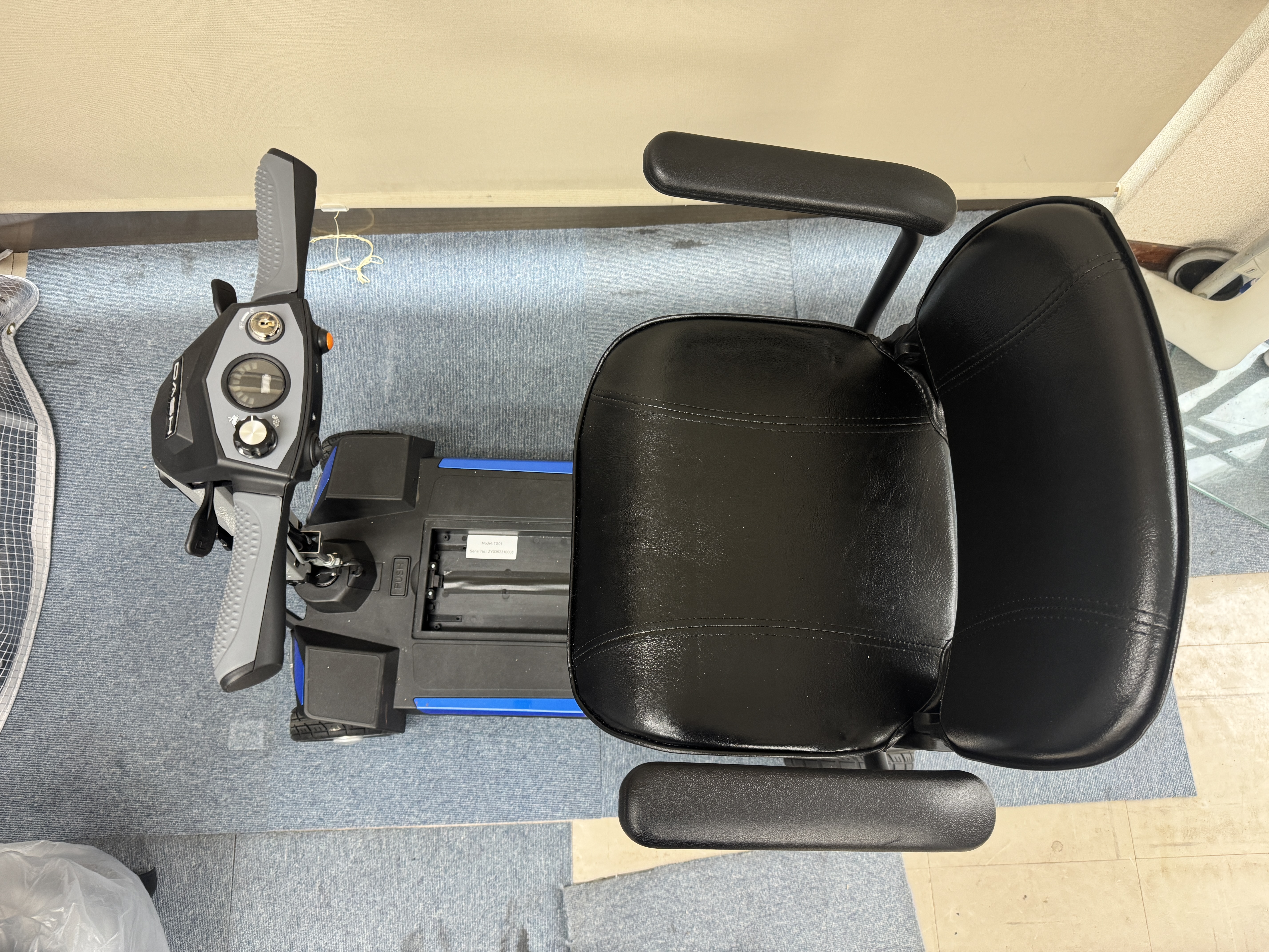 現品限り　中古DASH(ダッシュ)　限定１台　折りたたみ電動シニアカー「折りたたみ4輪カート」