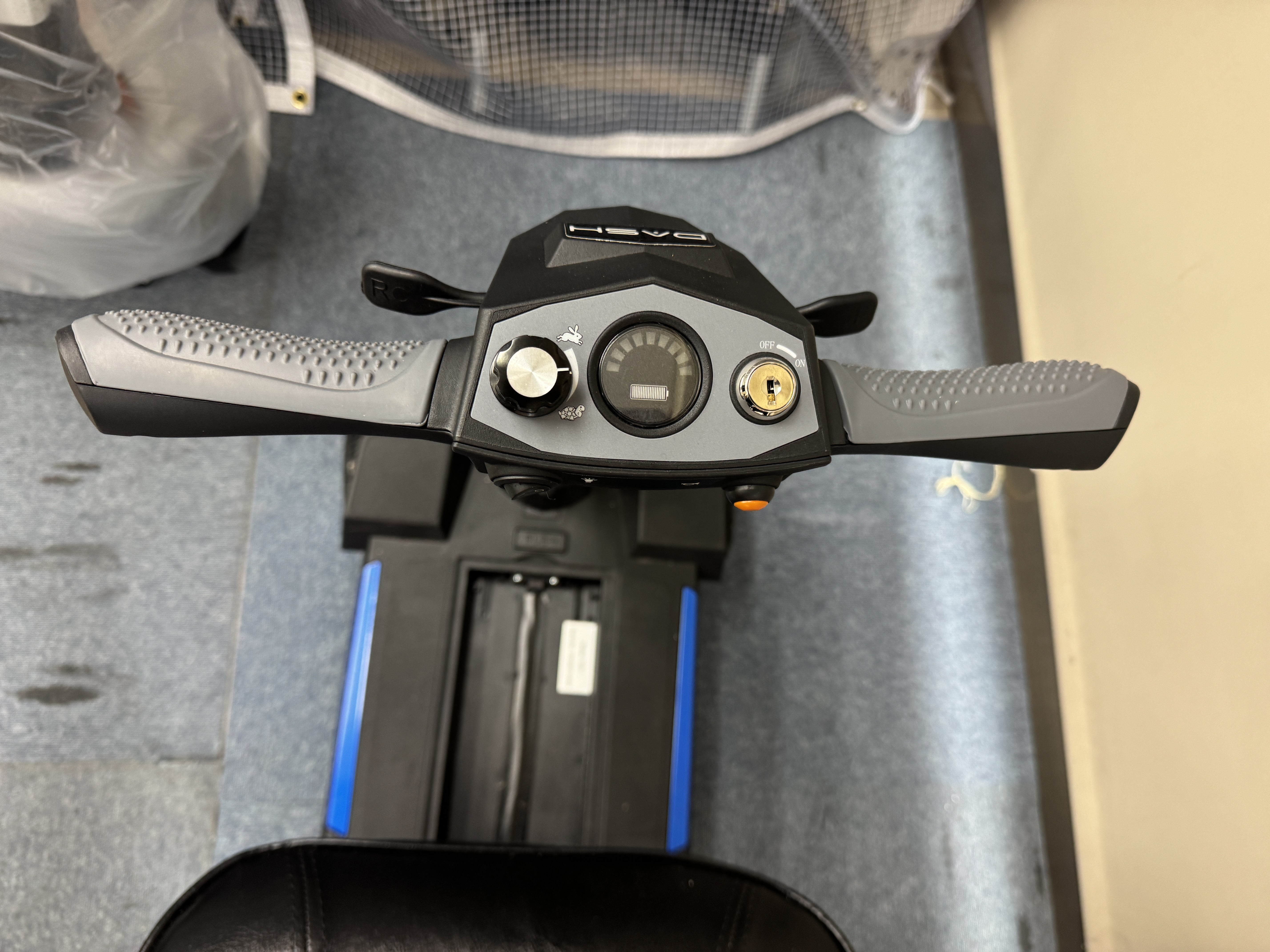 現品限り　中古DASH(ダッシュ)　限定１台　折りたたみ電動シニアカー「折りたたみ4輪カート」